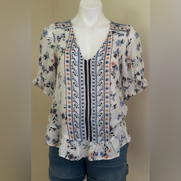 LUCKY BRAND CALIFORNIA LOS ANGELES NWT Floral Print V-NeckTop Short Sleeves Sz S - Picture 1 of 16